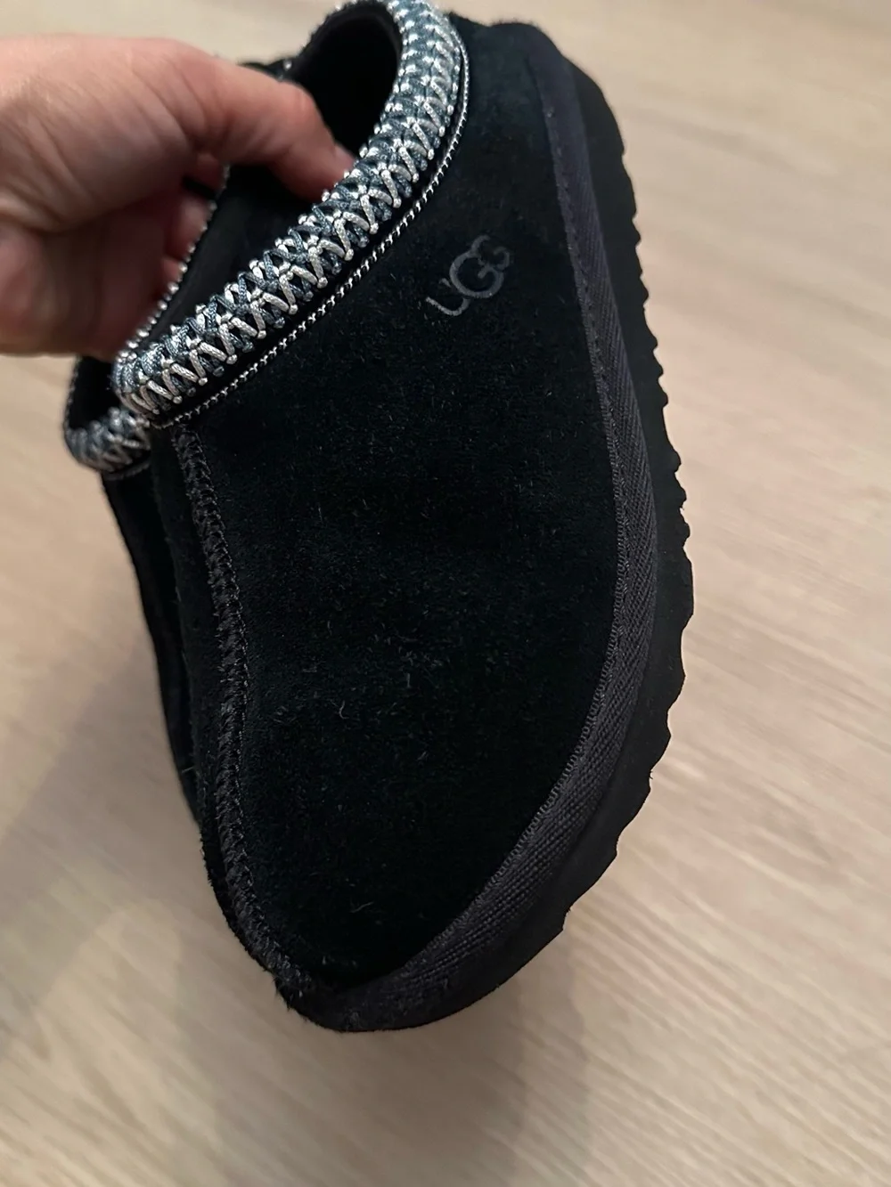 UGG